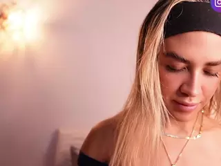 r4veenn's Live Sex Cam Show
