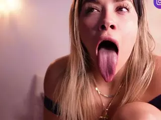 r4veenn's Live Sex Cam Show