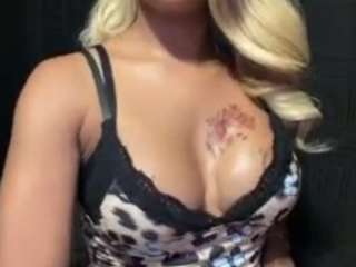 rakiyah-charms's Live Sex Cam Show