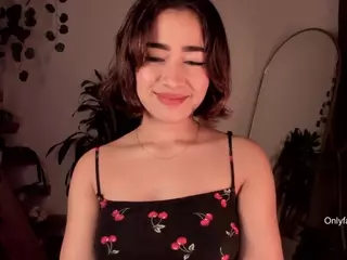 Tulii's Live Sex Cam Show