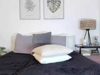 NINAGOLD's Live Sex Cam Show
