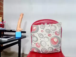 lizbigtits's Live Sex Cam Show