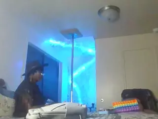 antonettekiki's Live Sex Cam Show