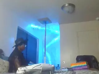 antonettekiki's Live Sex Cam Show