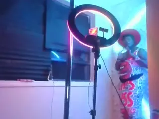 antonettekiki's Live Sex Cam Show