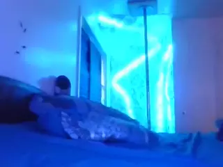 antonettekiki's Live Sex Cam Show