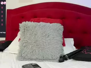 cristalkitty's Live Sex Cam Show