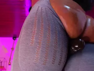 Lady Brown's Live Sex Cam Show