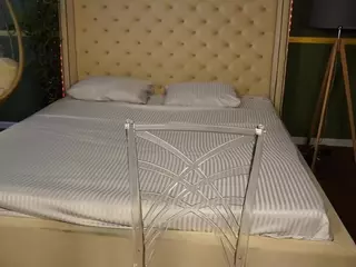 EmilyFoxy's Live Sex Cam Show
