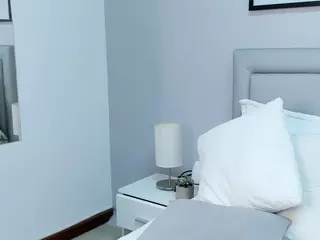 mili-moon's Live Sex Cam Show