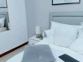 mili-moon's Live Sex Cam Show