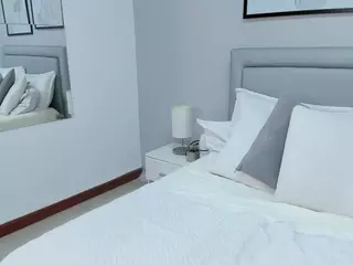 mili-moon's Live Sex Cam Show