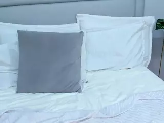 mili-moon's Live Sex Cam Show