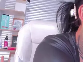 linda_miller's Live Sex Cam Show