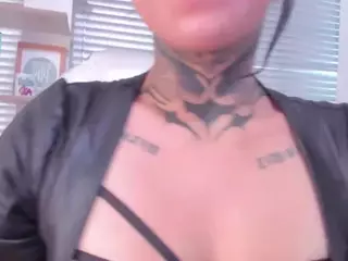 linda_miller's Live Sex Cam Show