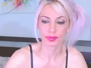 HoneyLara's Live Sex Cam Show