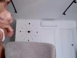 SweetReya's Live Sex Cam Show