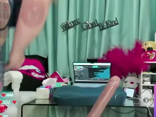 -R-A-R-E-'s Live Sex Cam Show