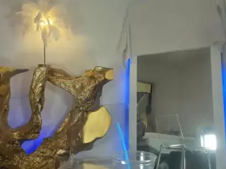 Classy4uuuu's Live Sex Cam Show