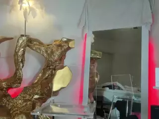 Classy4uuuu's Live Sex Cam Show