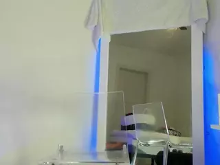Classy4uuuu's Live Sex Cam Show