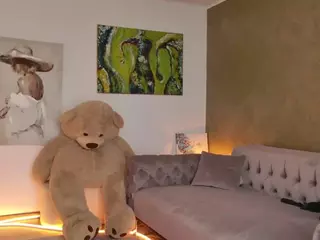 Lenna's Live Sex Cam Show