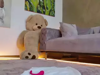 Lenna's Live Sex Cam Show