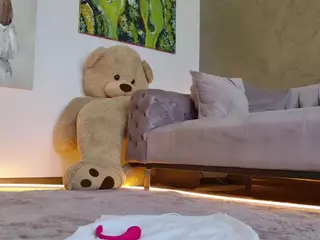 Lenna's Live Sex Cam Show