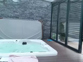 Lenna's Live Sex Cam Show