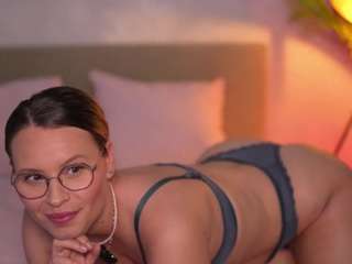 Live cam show with brandywhite