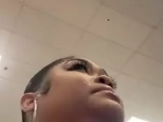 z y l a h's Live Sex Cam Show