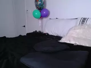 z y l a h's Live Sex Cam Show