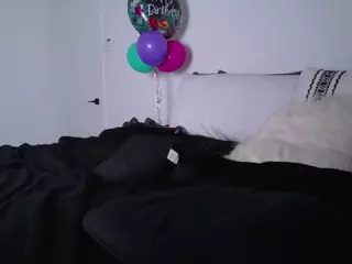 z y l a h's Live Sex Cam Show