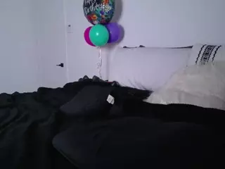z y l a h's Live Sex Cam Show
