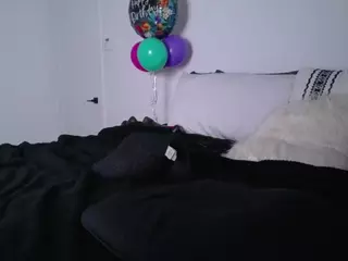 z y l a h's Live Sex Cam Show