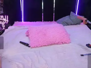 cinderelavel's Live Sex Cam Show