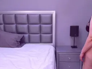 hellensweet's Live Sex Cam Show