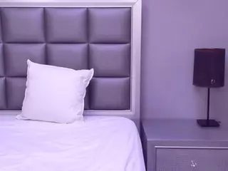 hellensweet's Live Sex Cam Show