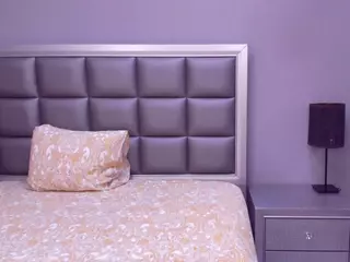 hellensweet's Live Sex Cam Show
