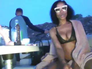 TasteThePeach's Live Sex Cam Show