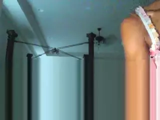 TasteThePeach's Live Sex Cam Show