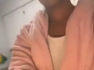 TasteThePeach's Live Sex Cam Show