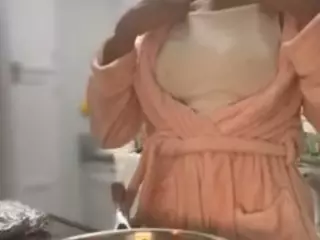 TasteThePeach's Live Sex Cam Show