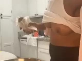 TasteThePeach's Live Sex Cam Show