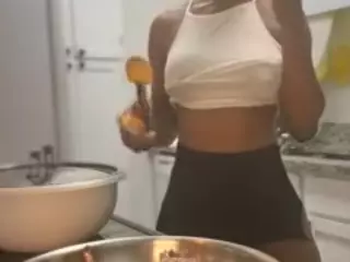 TasteThePeach's Live Sex Cam Show