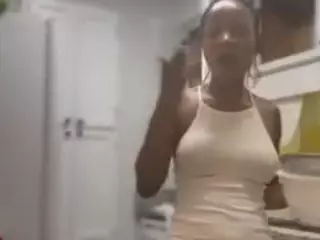 TasteThePeach's Live Sex Cam Show