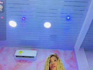 riri-brunnete's Live Sex Cam Show