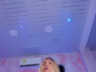 riri-brunnete's Live Sex Cam Show