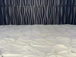 Lola Bunniii's Live Sex Cam Show
