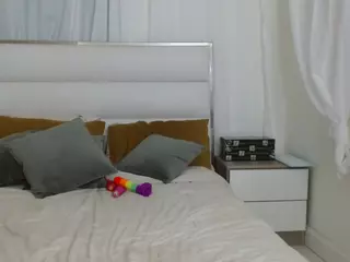 Jessica Simpsin's Live Sex Cam Show